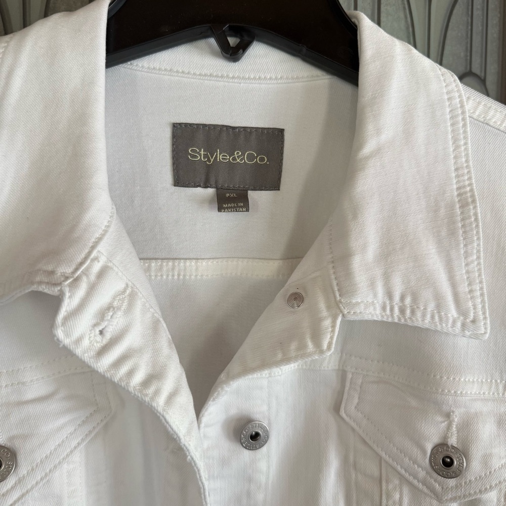 Style & Co Petite Classic Denim Jacket. - Picture 3 of 9